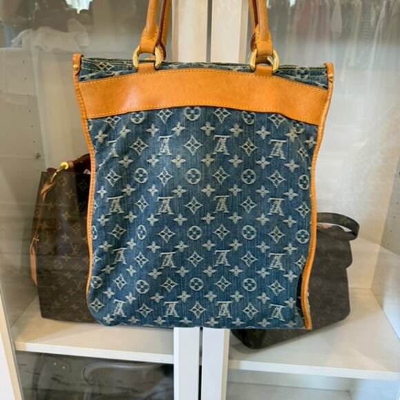Louis Vuitton Sac Plat Denim Shopping Tote - Picture 3 of 15